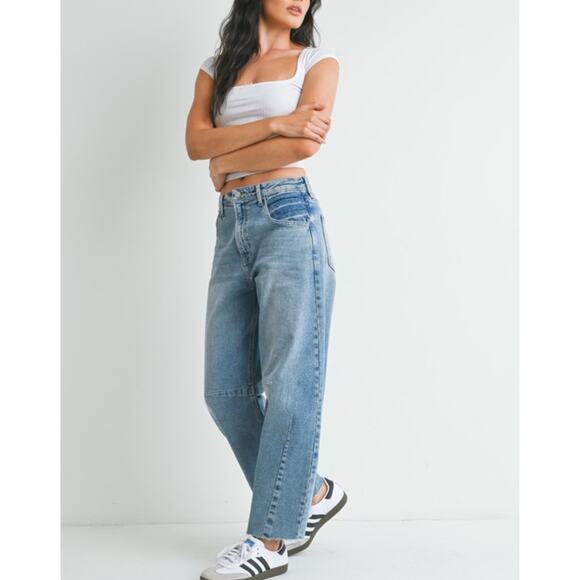 Just Black Denim - Barrel Jean With Seams | Light Blue size 28, 29 - Picture 2 of 4